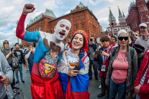 "Парк футбола" ЧМ-2018 открылся на Красной площади 