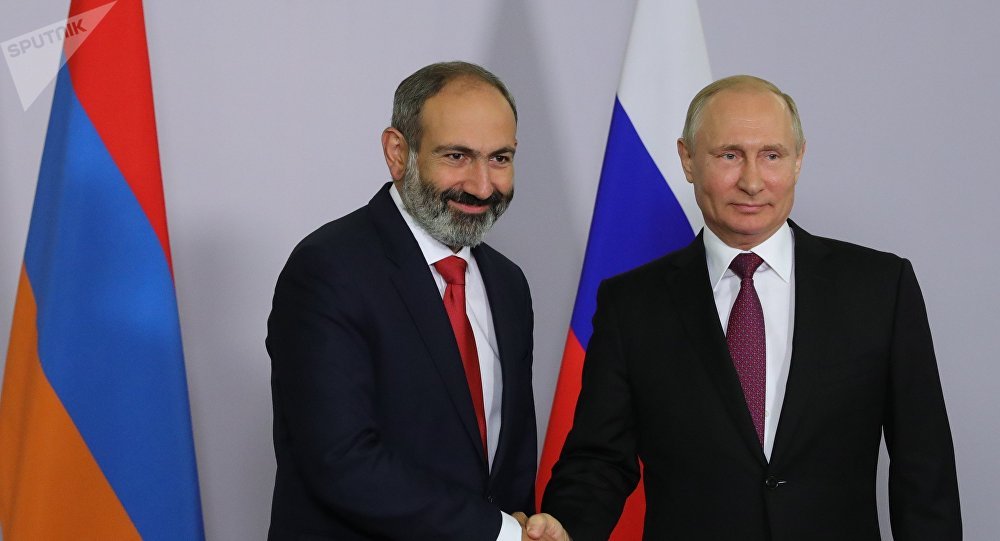 Владимир Путин провел телефонный разговор с Николом Пашиняном 