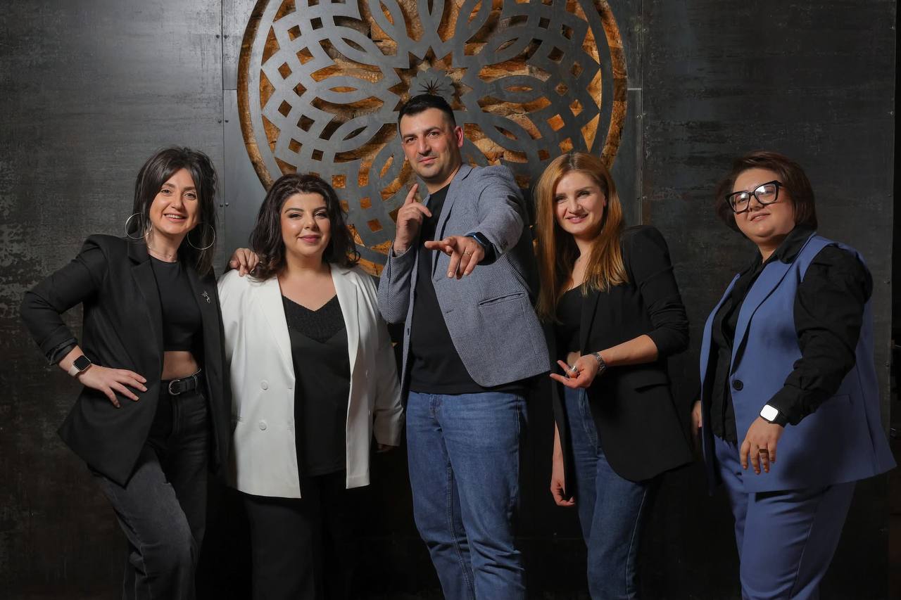 Команда культурно-образовательного фонда «Кирс» (Qirs Project) отмечает свой первый месяц существования! Организация «Диалог» 