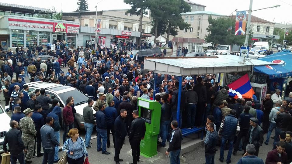 В Степанакерте заявили о прекращении митингов 