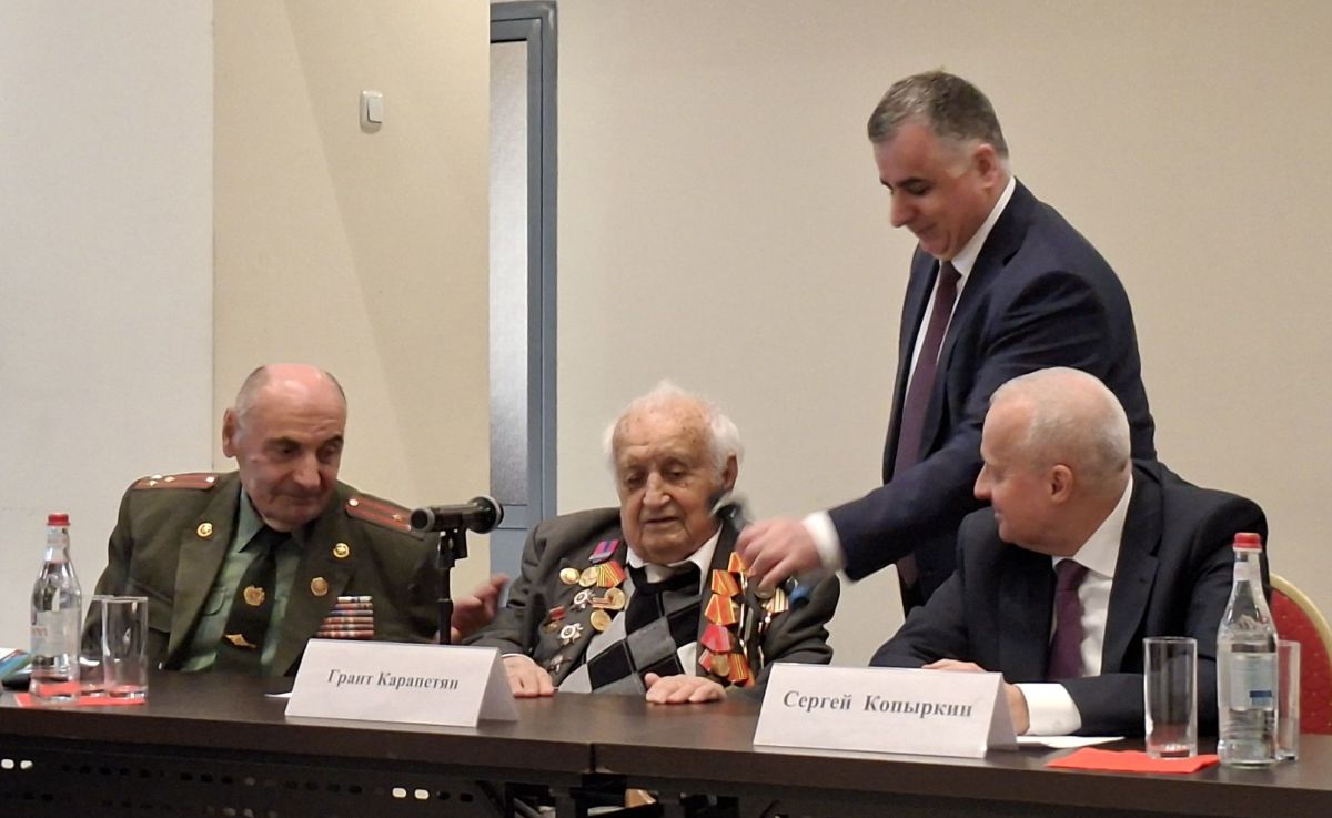 "Голос Армении": Дебютная книга 104-летнего ветерана  