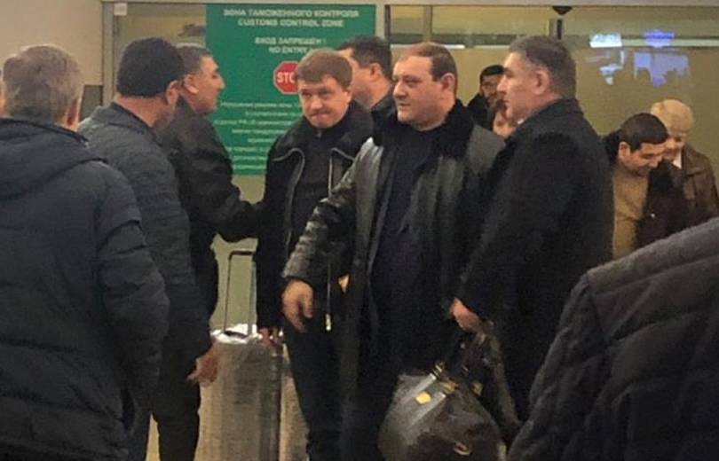 Бывшего мэра Еревана сфотографировали в московском аэропорту «Шереметьево» 