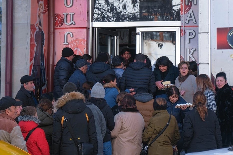 Статья в EurasiaNet о последствиях блокады Лачинского коридора 