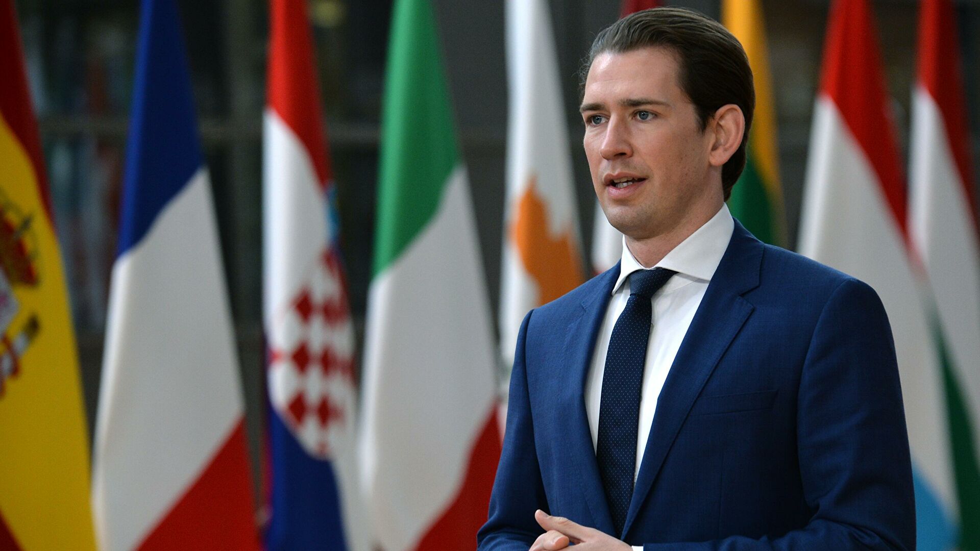Канцлер Австрии: Австрия не примет ни одного беженца из Афганистана 