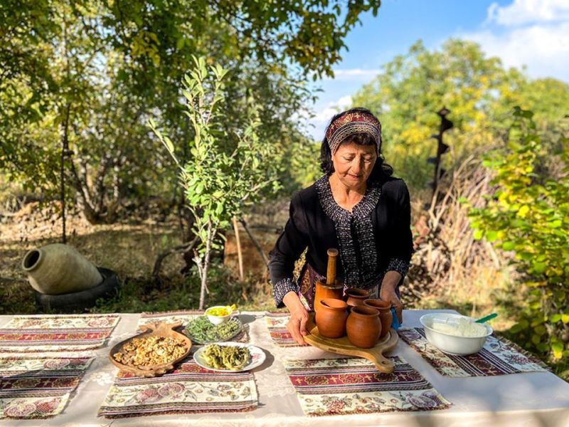 Forbes: армянская кухня отличается не только богатым вкусом, но и историей 