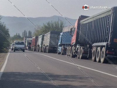Более 300 грузовиков застряли на армяно-грузинской границе 