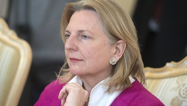 Глава МИД Австрии отменила поездку в Россию из-за шпионского скандала 