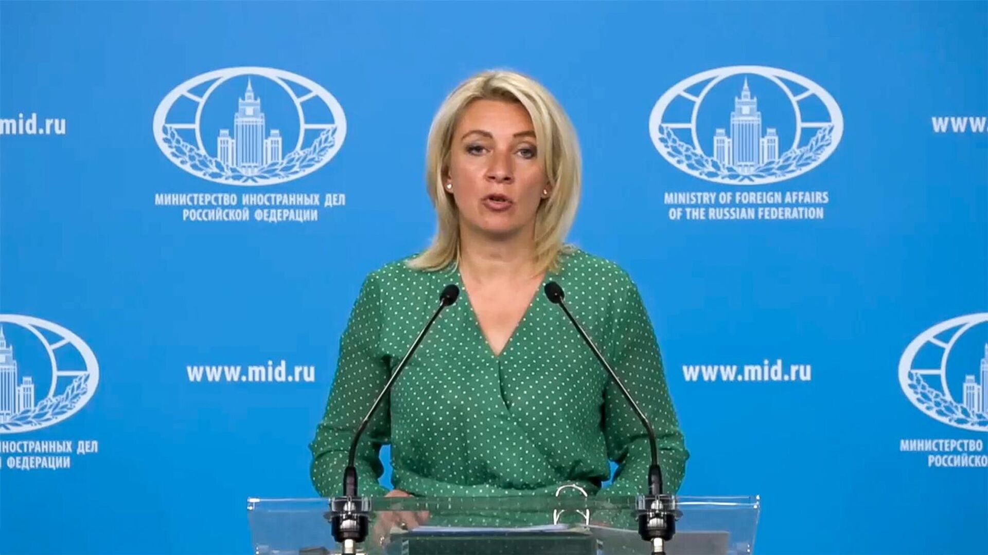 Захарова: работа по подготовке мирного договора между Ереваном и Баку не останавливалась 