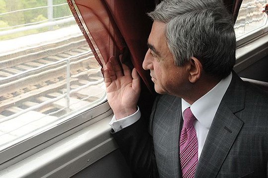 СМИ: Серж Саргсян отдыхал в Италии, а ныне он находится в Степанакерте 