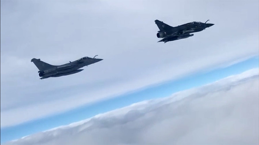 Российские истребители Су-27 сопроводили три военных самолета Франции над Черным морем 