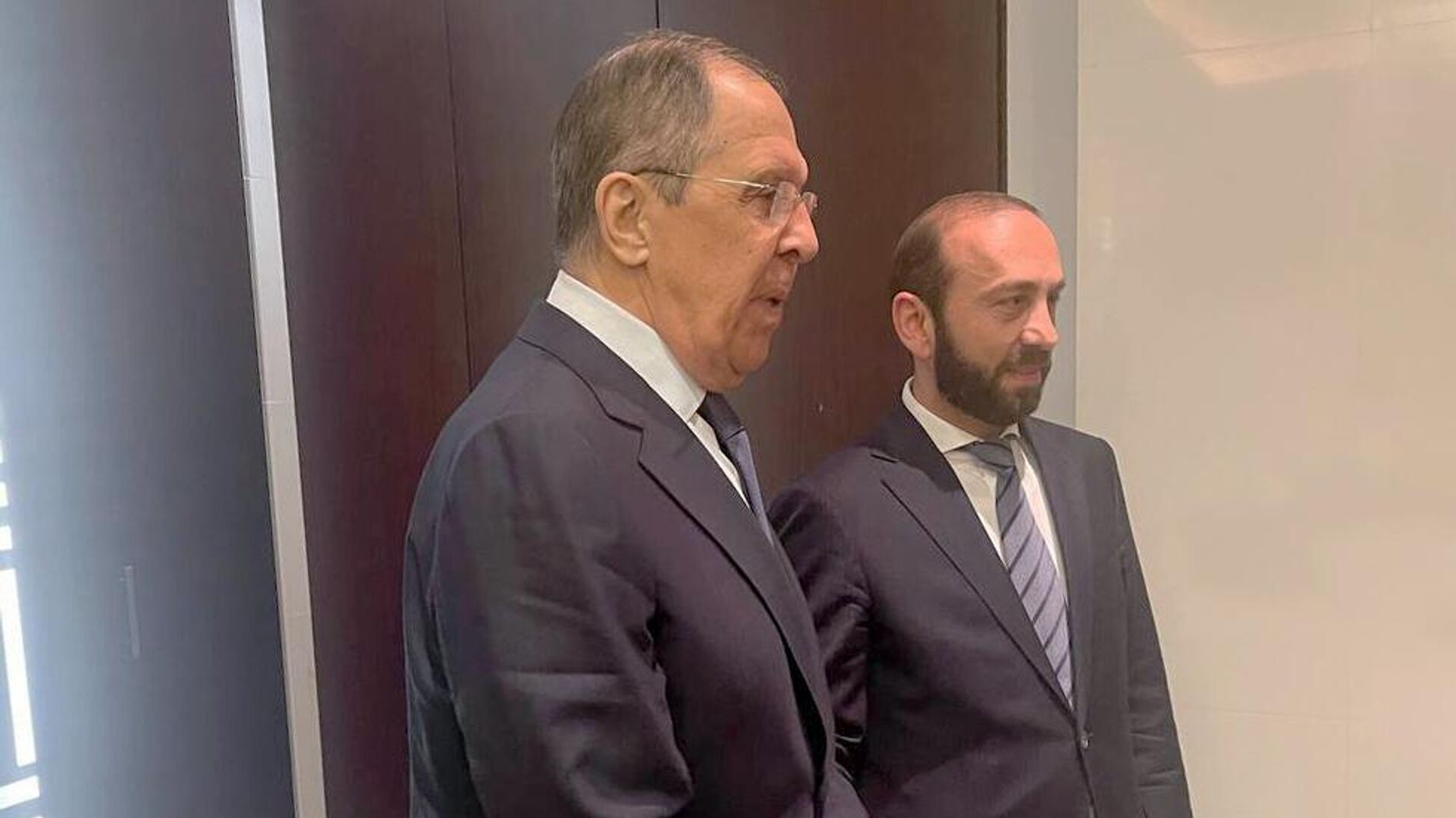 Главы МИД Армении и России встретились в Душанбе 