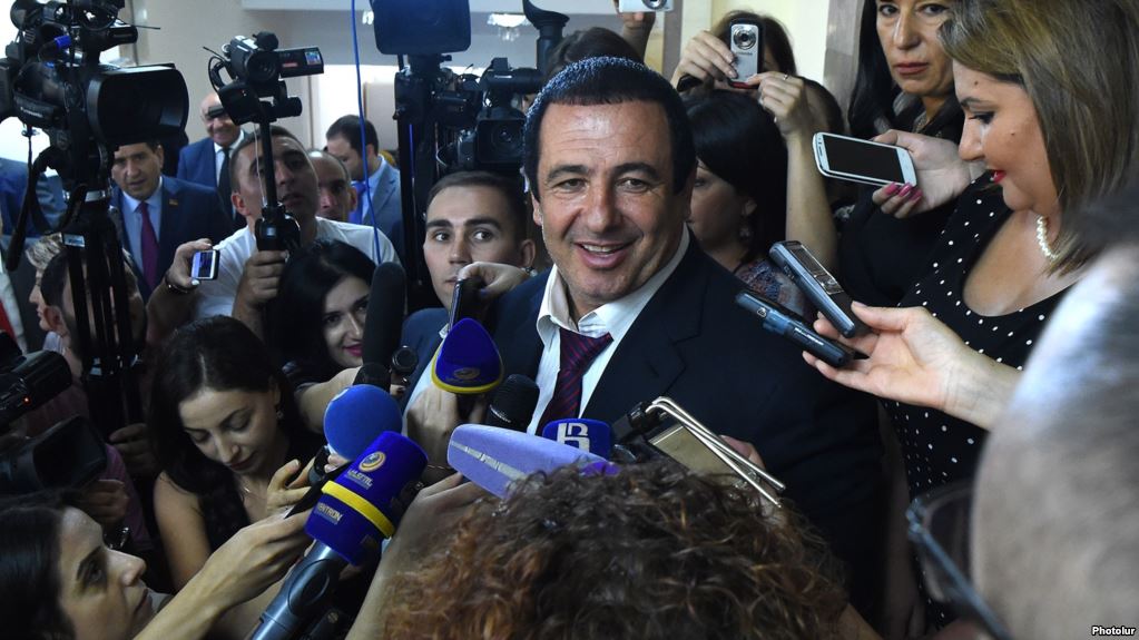 Фракция "Царукян" не собирается никому отдавать свои голоса 