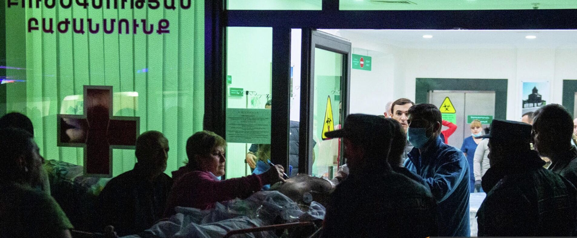 Тяжелобольного пациента из Степанакерта перевезли по Лачинскому коридору в Армению 