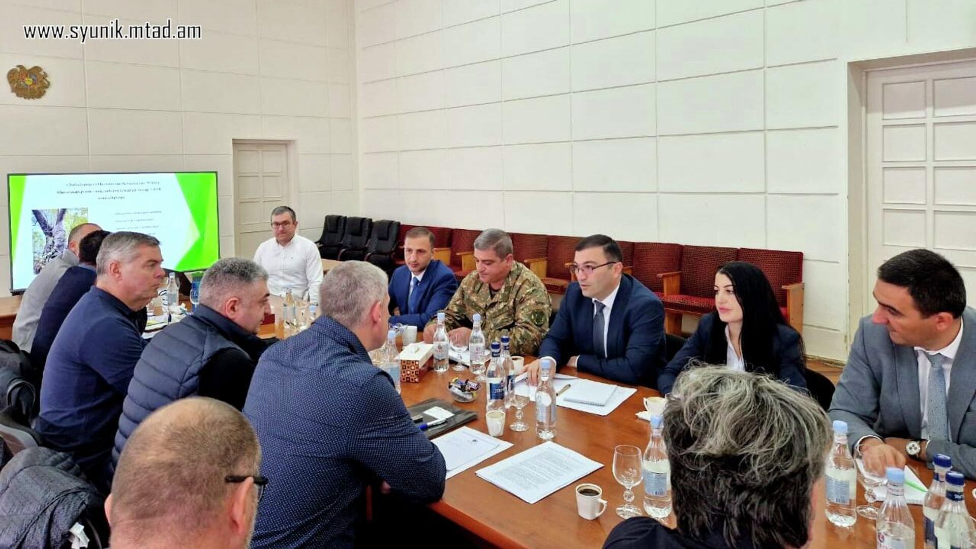 Группа наблюдателей ОБСЕ встретилась с представителями администрации Сюникской области 