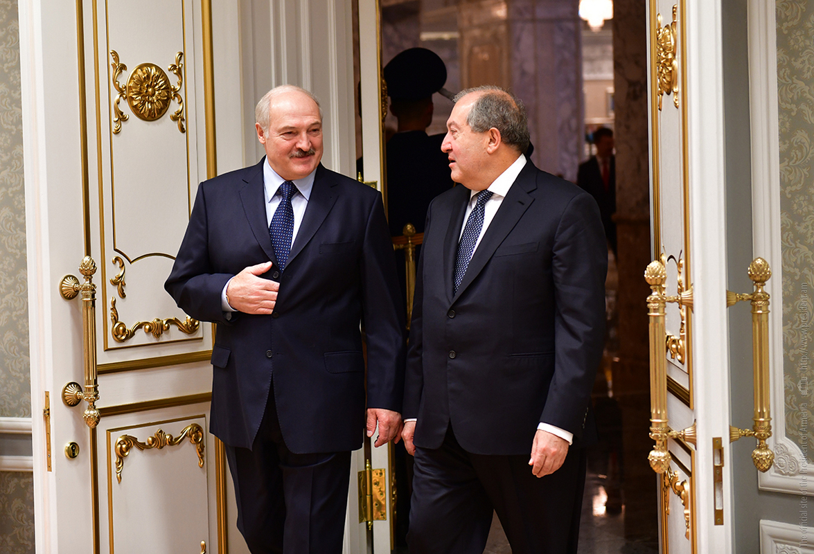 Лукашенко поздравил Саркисяна с Днем Независимости 