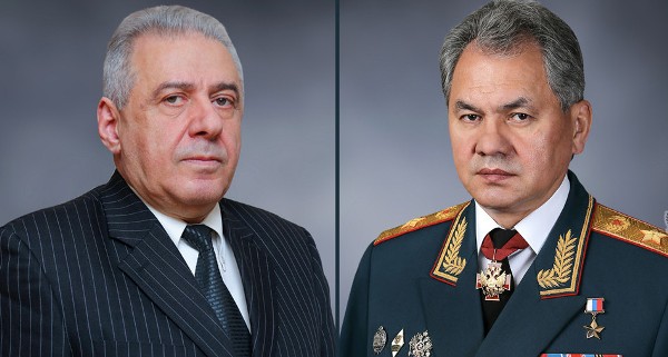 Министры обороны Армении и РФ обсудили ситуацию в Карабахе 