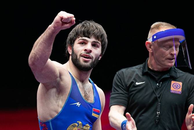 Теванян разгромил азербайджанца, Арутюнян - одержал победу над болгарином: у Армении две золотые медали 