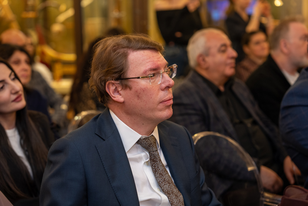 Зал и Сергей.jpg