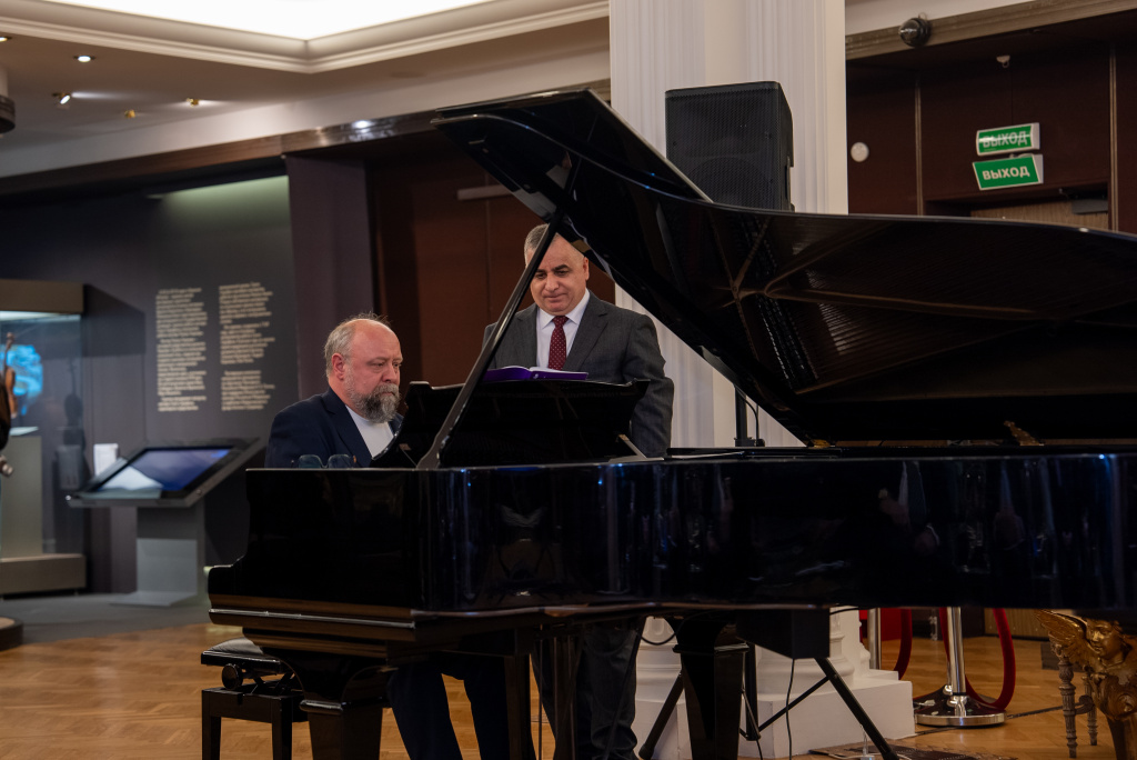 Гиндин и Навоян.jpg