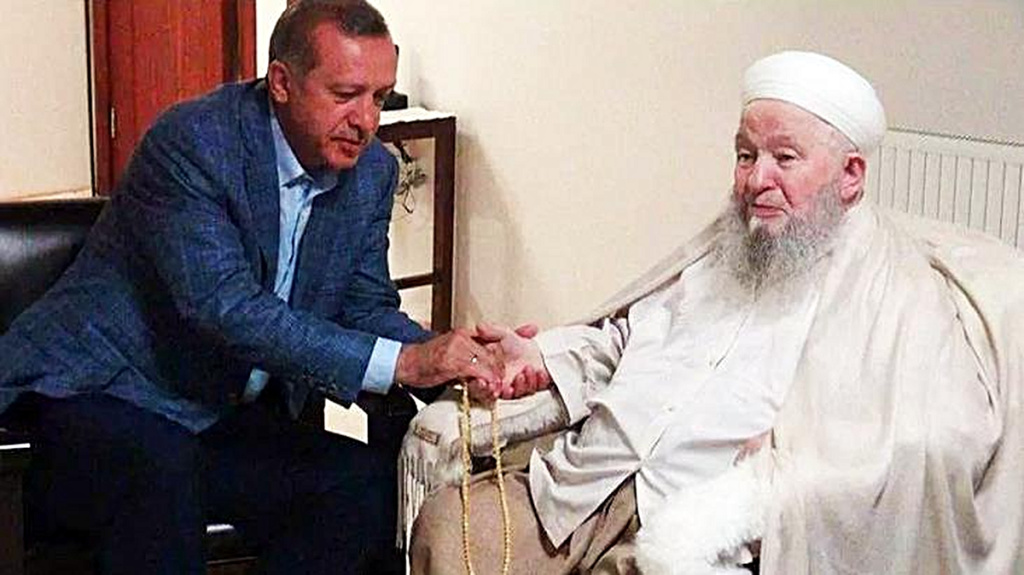 Эрдоган и Махмут Устаосманоглу Mahmut Ustaosmanoğlu ve Erdoğan.jpg