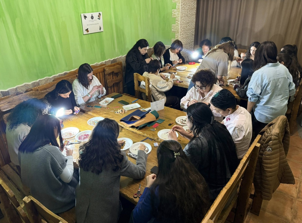 Qirs 3.jpg Qirs 3.jpg