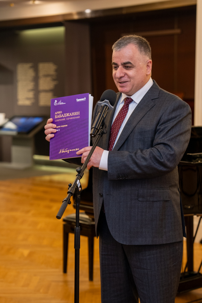 Навоян Юрий-2.jpg